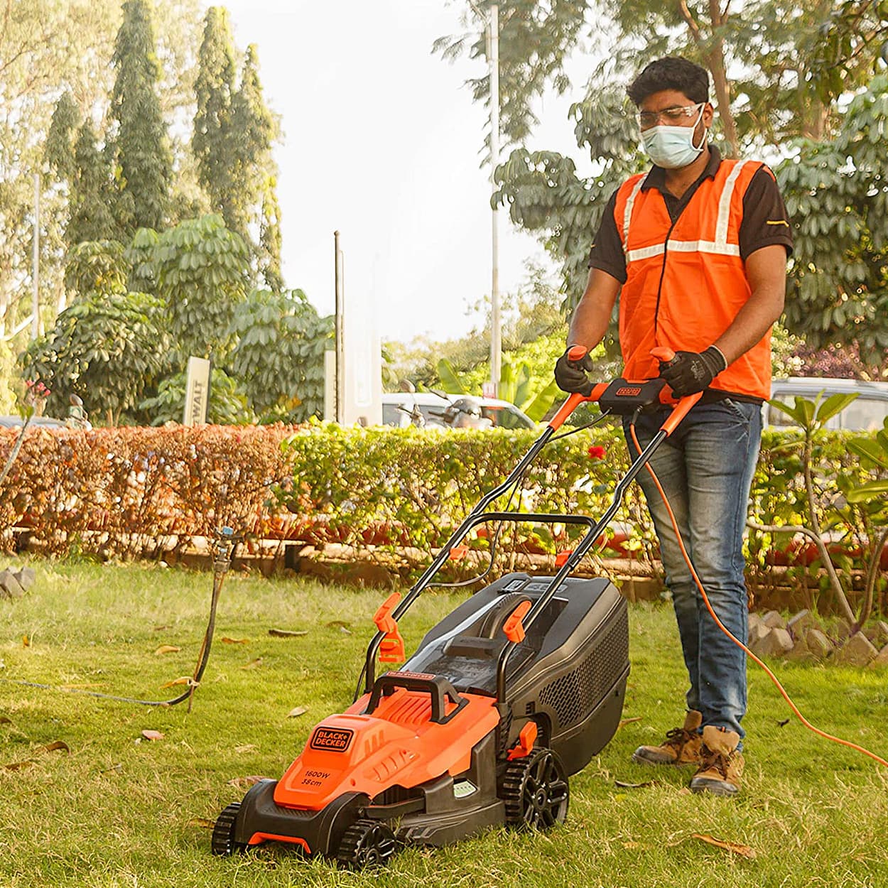 Buy Black+Decker 1600W 14 Inch Winged Blade 45L Grassbox