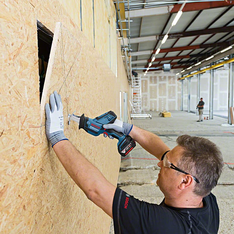 Bosch 18 V Compact (Solo) Professional Cordless Reciprocating Saw, GSA 18V-LI