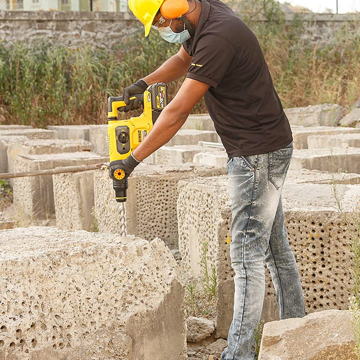 Dewalt 54V XR FLEXVOLT Li-ion 40mm SDS-Max Mode Cordless Combi Hammer  with Brushless Motor Batteries Perform Protect Shield, DCH481X2-QW