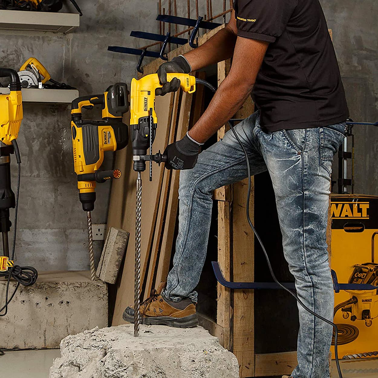 Dewalt 22mm 710W Mode SDS-PLUS Rotary Hammer, D25032B-IN