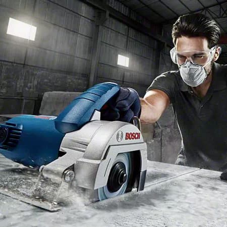 Bosch GDC120 - Coupe-carrelage 110 Mm (4") - 1200W - 220V - Avec Lame